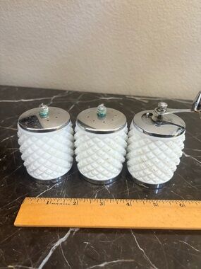 Vintage George Thompson Corporation Milk Glass 2 Salt & 1 Pepper Grinder 3" Tall